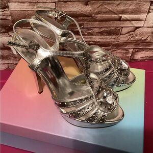 Baker’s Elegant Silver Women's Heels 7M